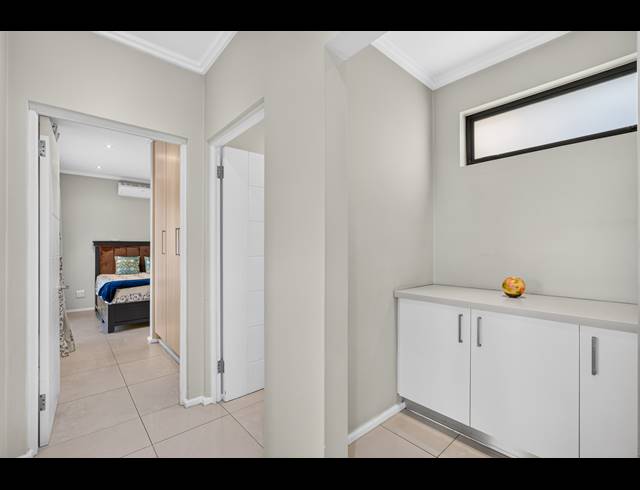 4 BEDROOM HOUSE FOR SALE IN LONEHILL